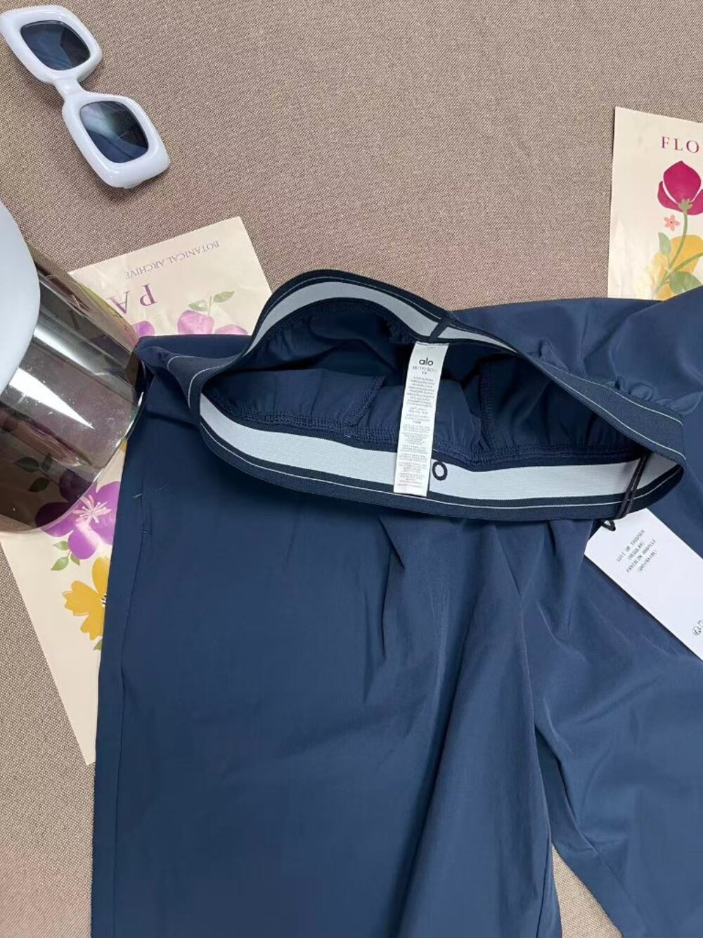 🐬NWT ALO Yoga Suit Up Trouser Navy Blue (Regular) 🛫Everyday Wear - Picture 4 of 8